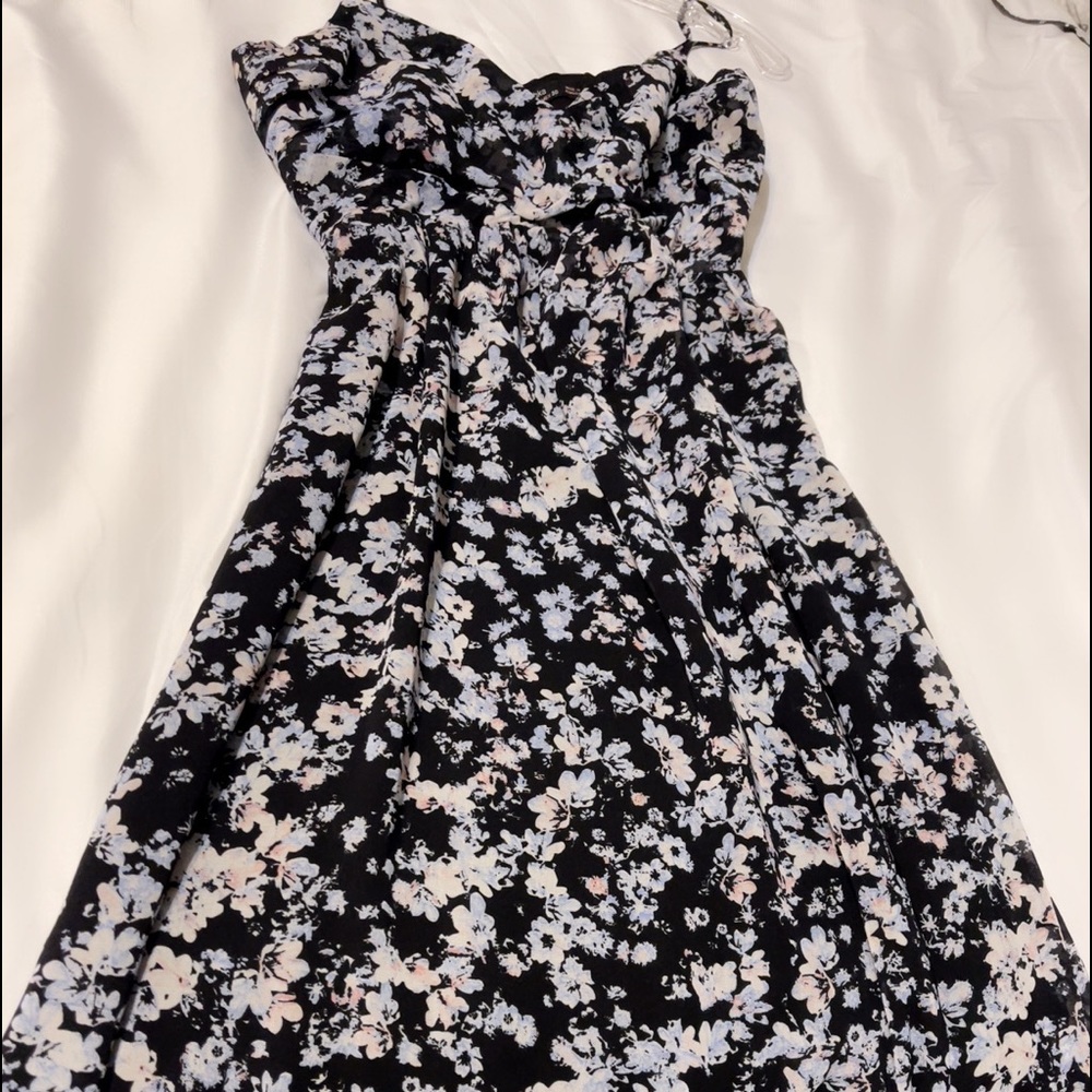 Floral summer dress. Soft and silky. Size large.